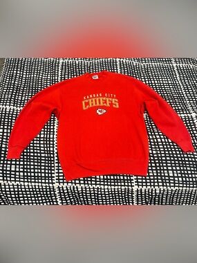 VTG Kansas City Chiefs Pro Player made in  USA Sweatshirt Red NFL Embroidered L